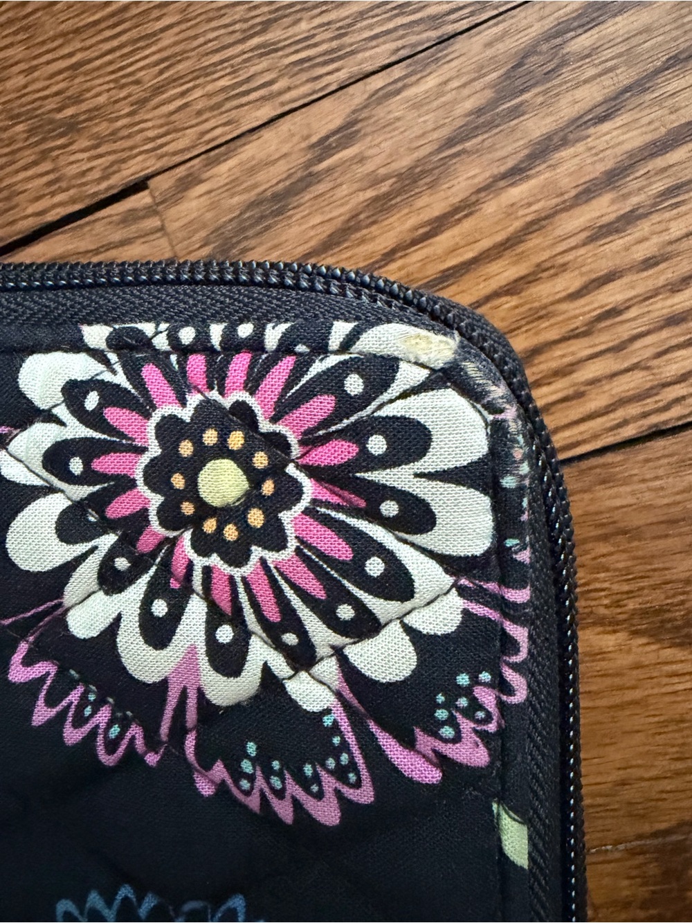 Vera Bradley Bandana Swirl Quilted Zip-Around Wallet Black Multicolor - Picture 10 of 12